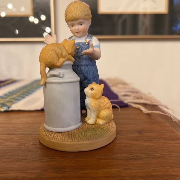 Vintage 1983 Country Store - Girl w/ Her Kittens Little Farmers Figurine Rare - Picture 2 of 7